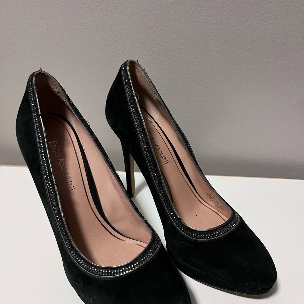 SOLD**Enzo Angiolini Black Classic Heels